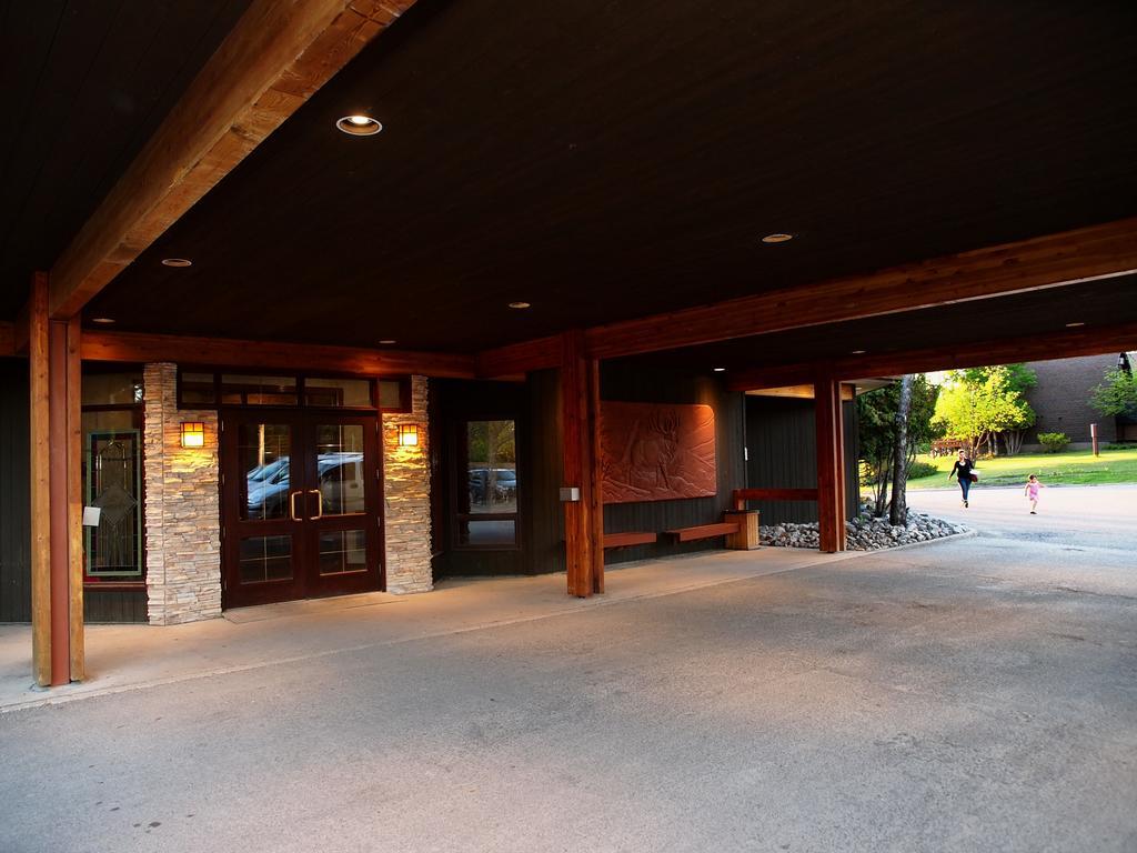 Elkhorn Resort, Spa, And Conference Centre Wasagaming Εξωτερικό φωτογραφία