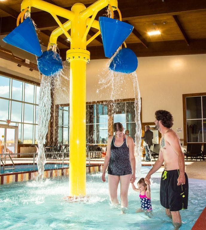 Elkhorn Resort, Spa, And Conference Centre Wasagaming Εξωτερικό φωτογραφία