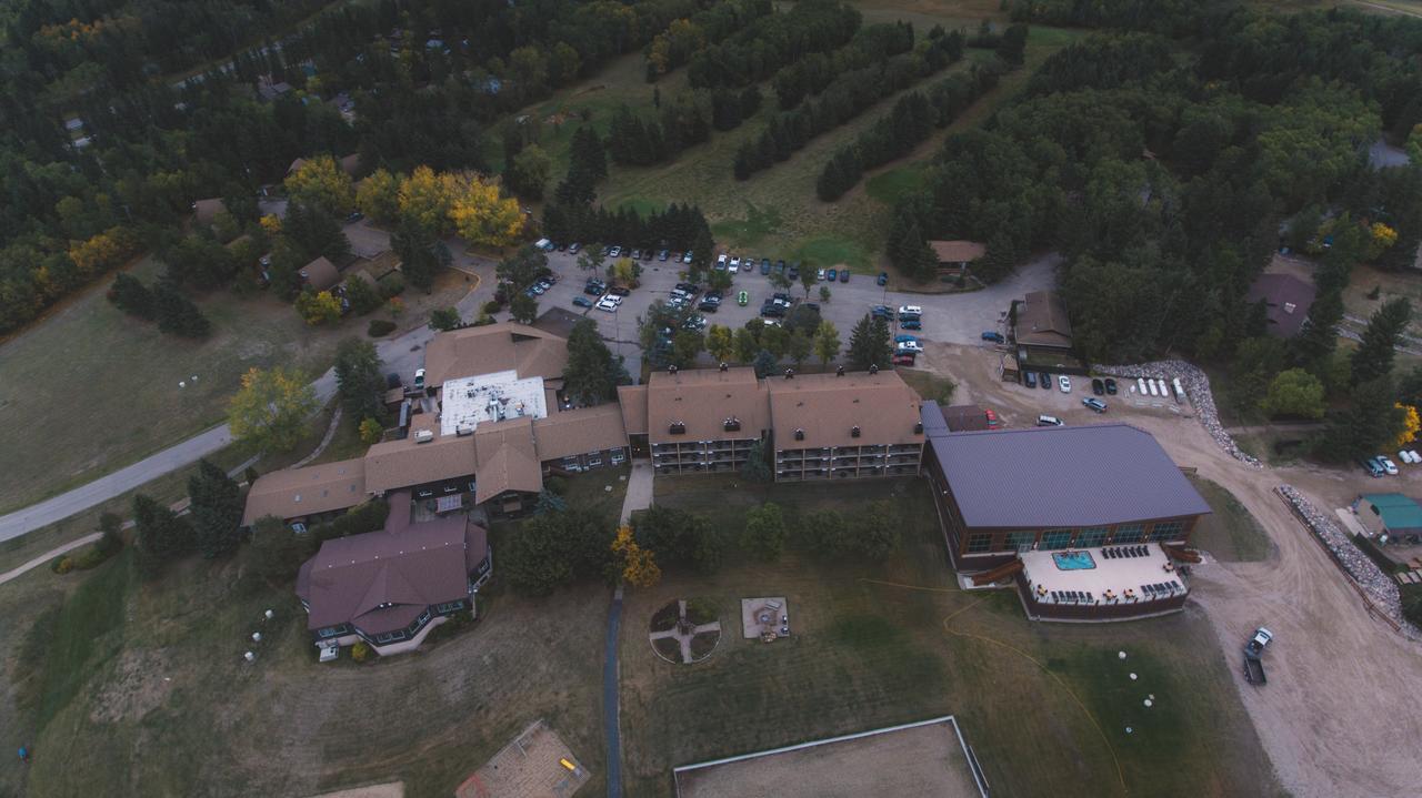 Elkhorn Resort, Spa, And Conference Centre Wasagaming Εξωτερικό φωτογραφία