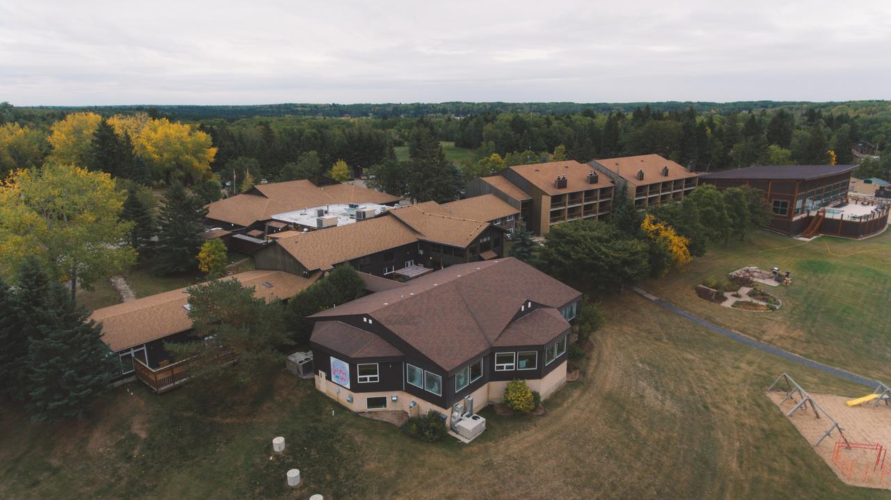 Elkhorn Resort, Spa, And Conference Centre Wasagaming Εξωτερικό φωτογραφία