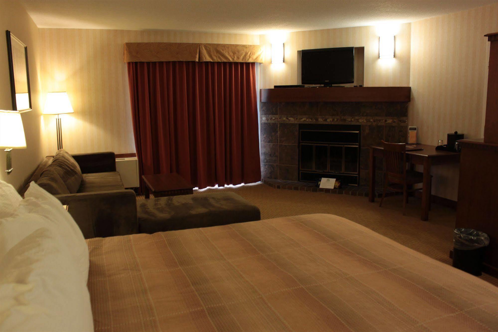 Elkhorn Resort, Spa, And Conference Centre Wasagaming Εξωτερικό φωτογραφία