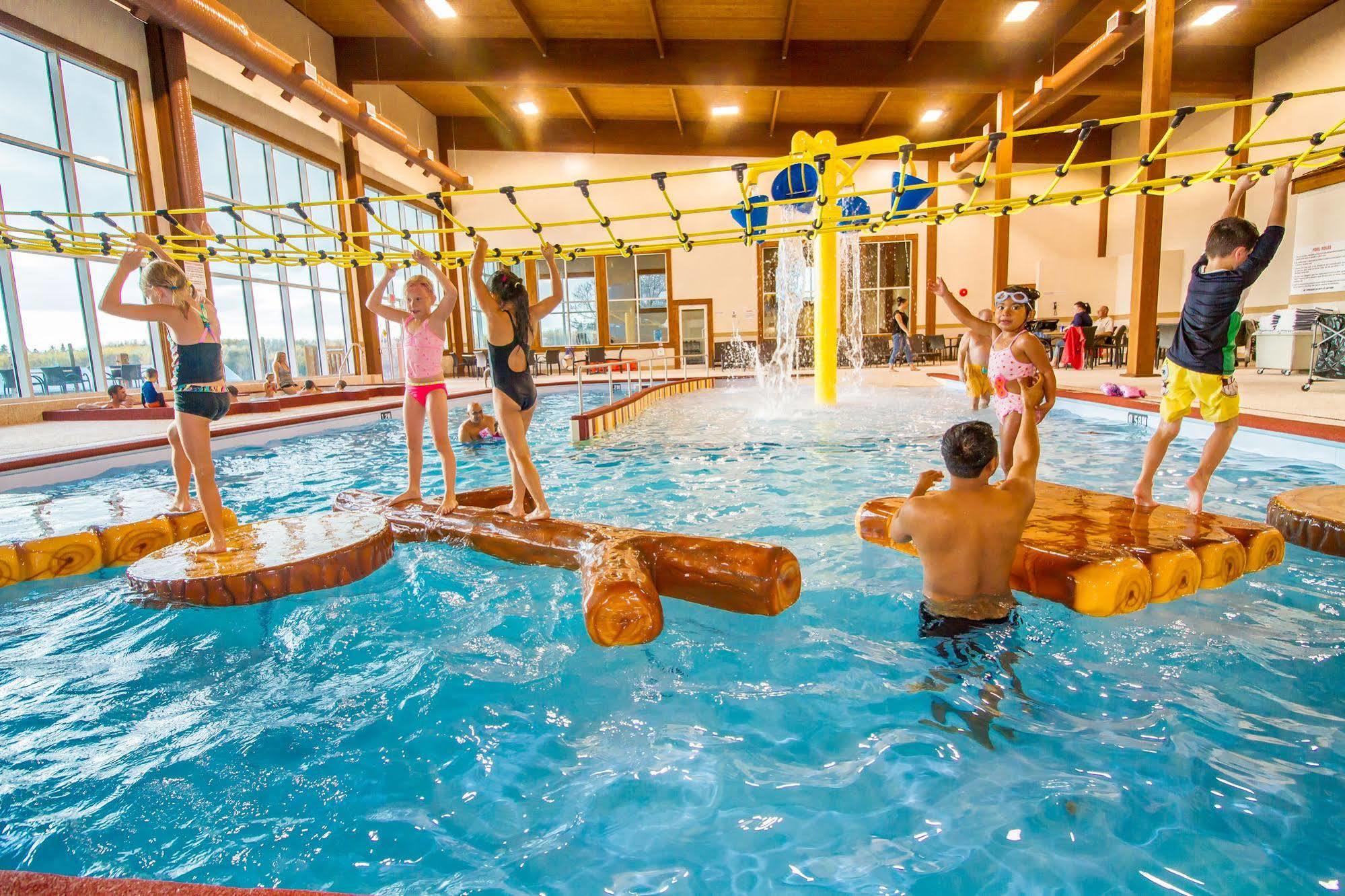 Elkhorn Resort, Spa, And Conference Centre Wasagaming Εξωτερικό φωτογραφία