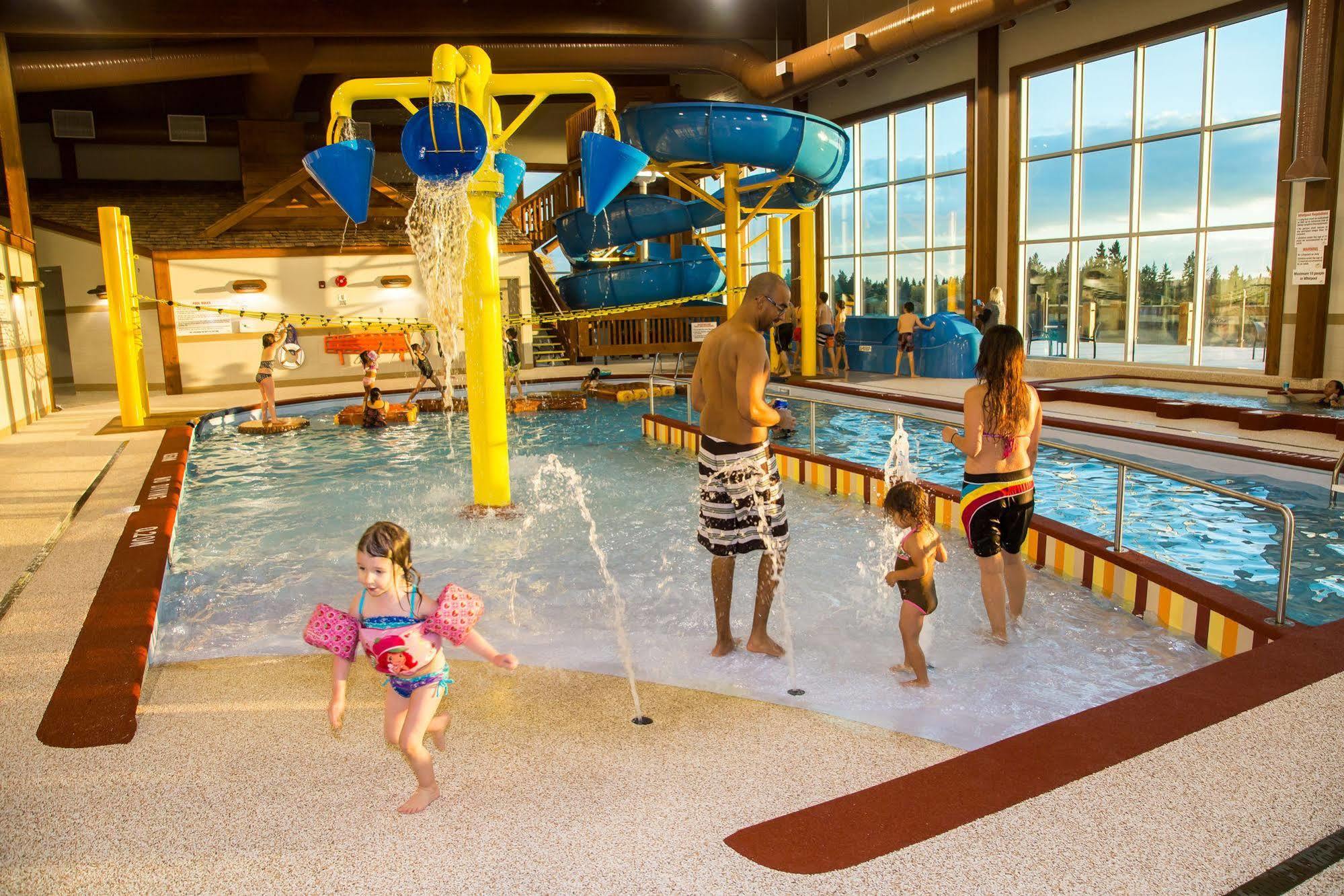 Elkhorn Resort, Spa, And Conference Centre Wasagaming Εξωτερικό φωτογραφία