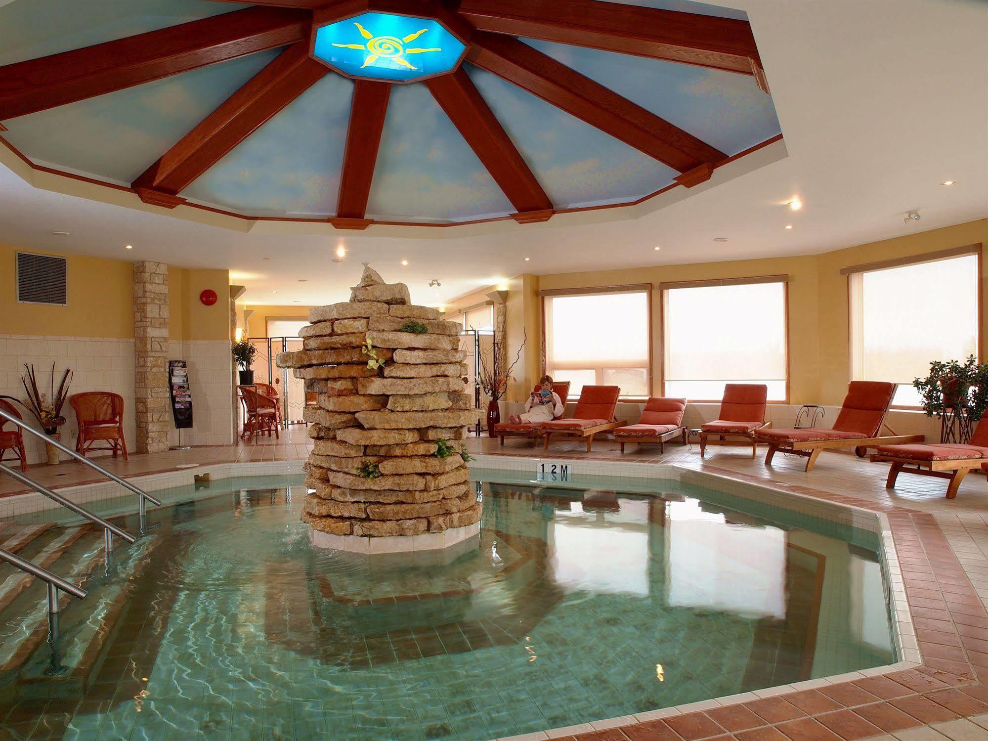 Elkhorn Resort, Spa, And Conference Centre Wasagaming Εξωτερικό φωτογραφία